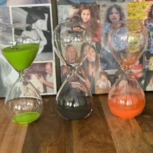 Hourglass 30 minute timer.